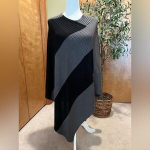 Venus Women’s Gray Black Color Block Cape Poncho Sweater One Size NWOT